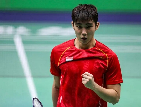 他不是盯 他不是盯